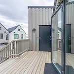Modern By The Sea In Henningsvær
