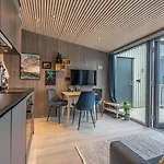 Lejlighed Modern By The Sea In *