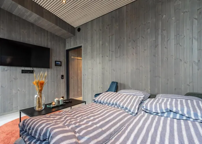Modern By The Sea In Leilighet