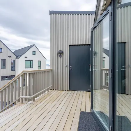 Modern By The Sea In Хеннингсвер